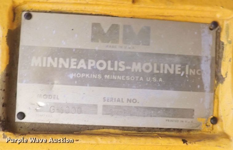 image for item DQ3091 1969 Minneapolis Moline G1000 Vista  tractor