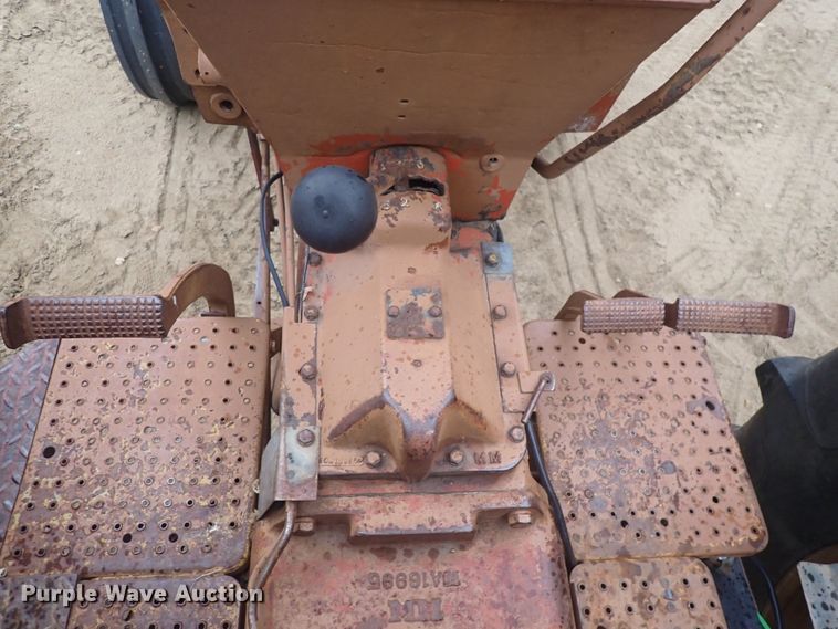 image for item DQ3100 1964 Minneapolis Moline M602  tractor