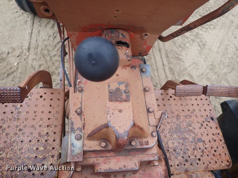 image for item DQ3100 1964 Minneapolis Moline M602  tractor