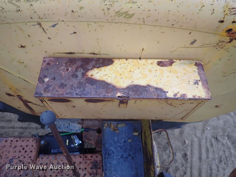 image for item DQ3100 1964 Minneapolis Moline M602  tractor