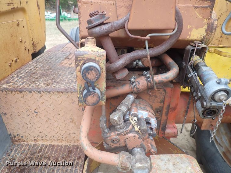 image for item DQ3100 1964 Minneapolis Moline M602  tractor