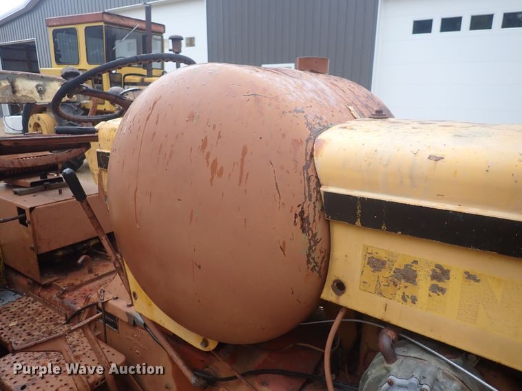 image for item DQ3100 1964 Minneapolis Moline M602  tractor