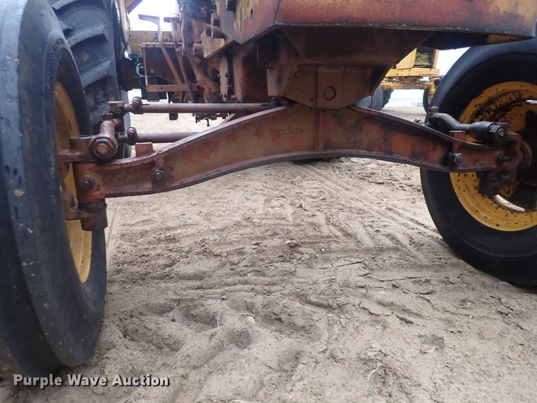 image for item DQ3100 1964 Minneapolis Moline M602  tractor