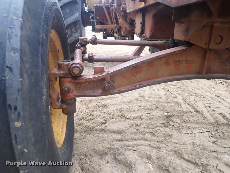 image for item DQ3100 1964 Minneapolis Moline M602  tractor