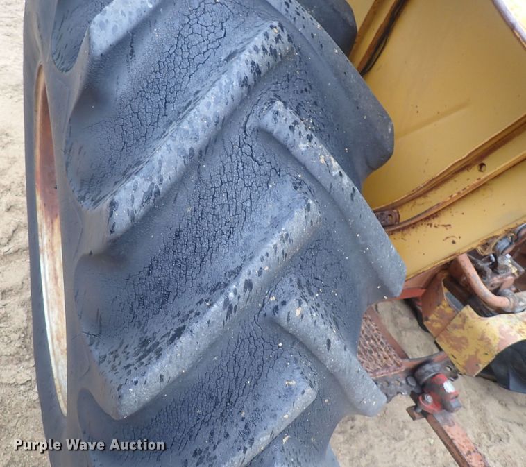 image for item DQ3100 1964 Minneapolis Moline M602  tractor