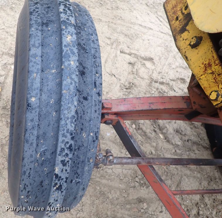 image for item DQ3100 1964 Minneapolis Moline M602  tractor