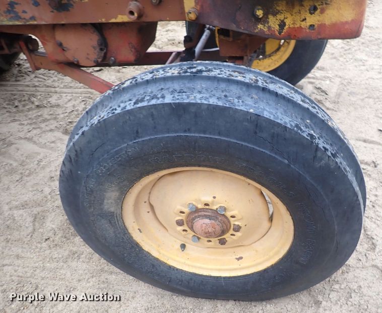 image for item DQ3100 1964 Minneapolis Moline M602  tractor