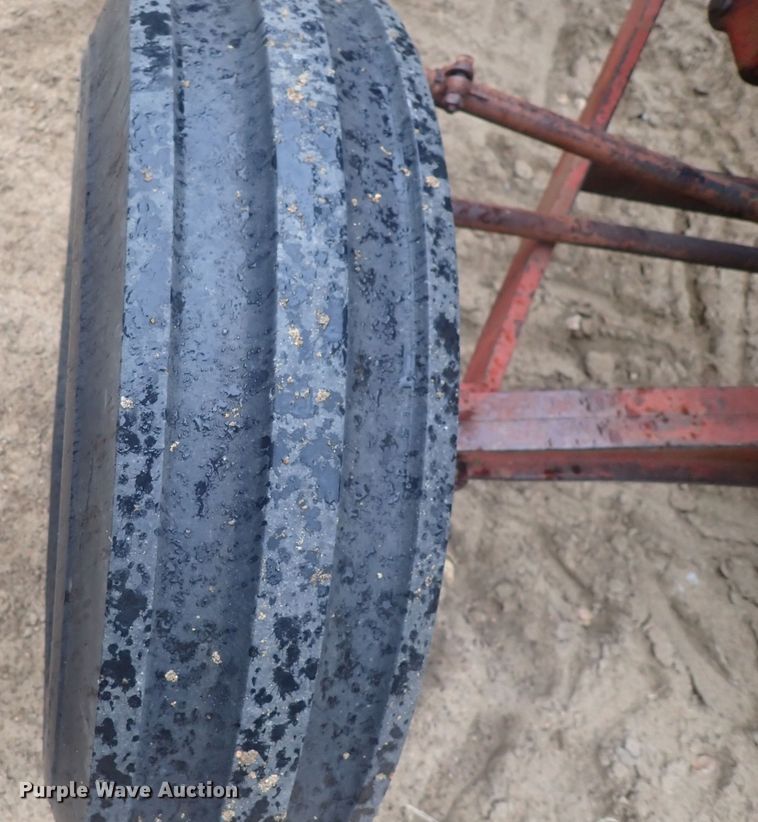 image for item DQ3100 1964 Minneapolis Moline M602  tractor