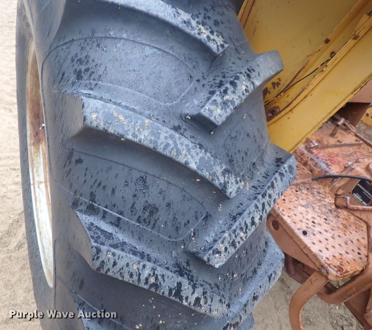 image for item DQ3100 1964 Minneapolis Moline M602  tractor