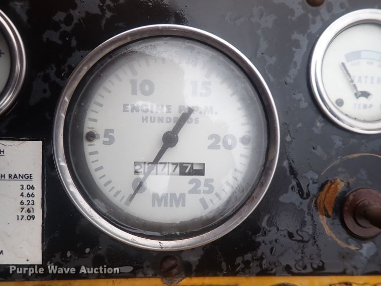 image for item DQ3101 Minneapolis Moline M670 Super  tractor