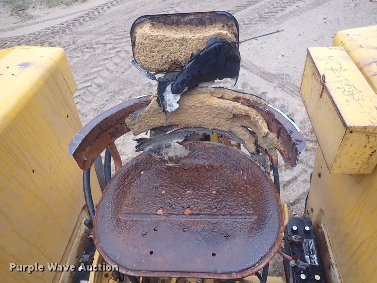 image for item DQ3101 Minneapolis Moline M670 Super  tractor