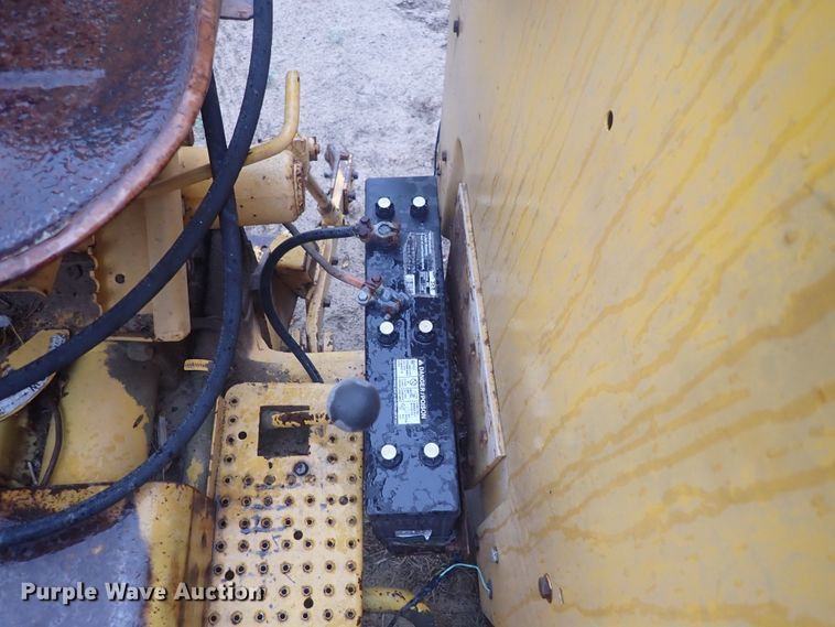 image for item DQ3101 Minneapolis Moline M670 Super  tractor