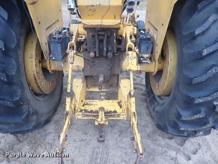 image for item DQ3101 Minneapolis Moline M670 Super  tractor