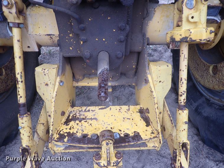 image for item DQ3101 Minneapolis Moline M670 Super  tractor