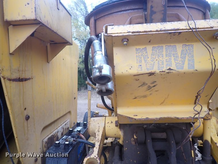 image for item DQ3101 Minneapolis Moline M670 Super  tractor