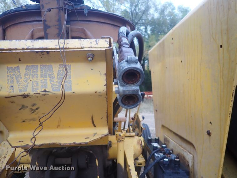 image for item DQ3101 Minneapolis Moline M670 Super  tractor