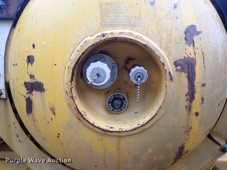 image for item DQ3101 Minneapolis Moline M670 Super  tractor