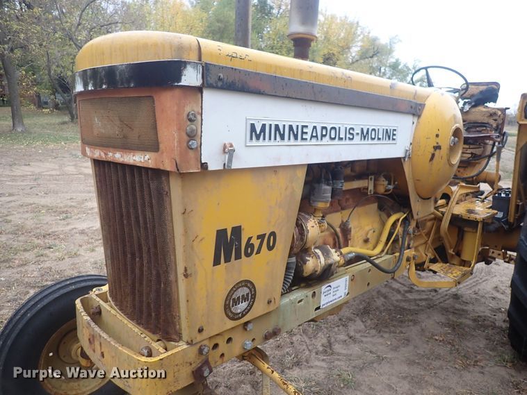 image for item DQ3101 Minneapolis Moline M670 Super  tractor