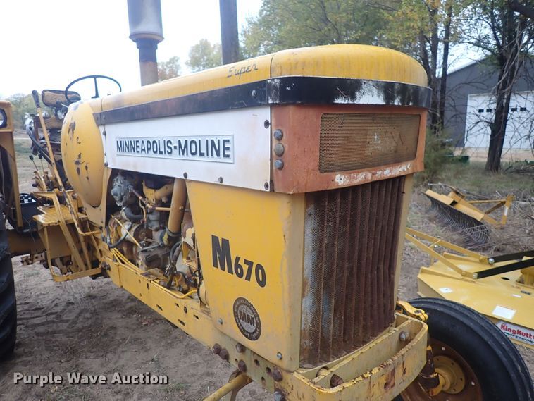 image for item DQ3101 Minneapolis Moline M670 Super  tractor