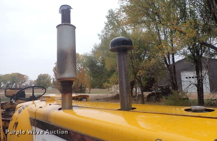 image for item DQ3101 Minneapolis Moline M670 Super  tractor