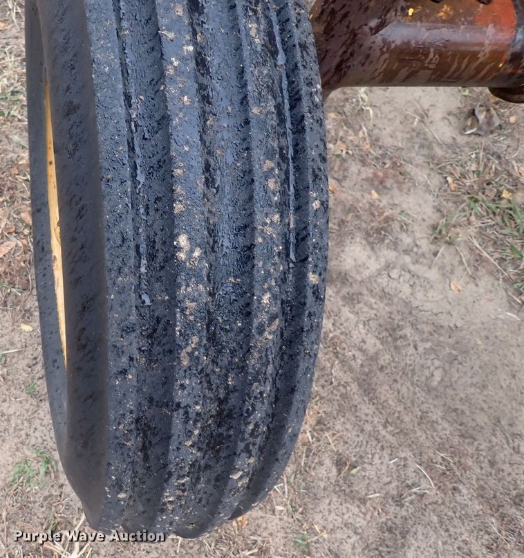 image for item DQ3101 Minneapolis Moline M670 Super  tractor