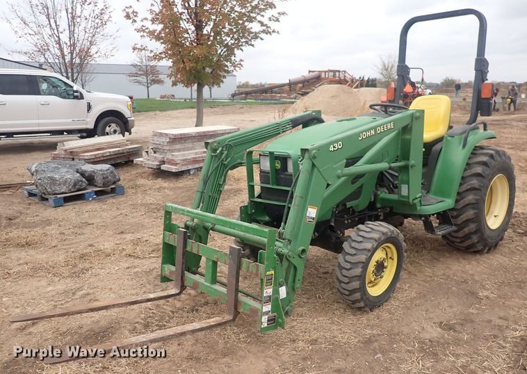 image for item DQ3116 2002 John Deere 4410  MFWD tractor