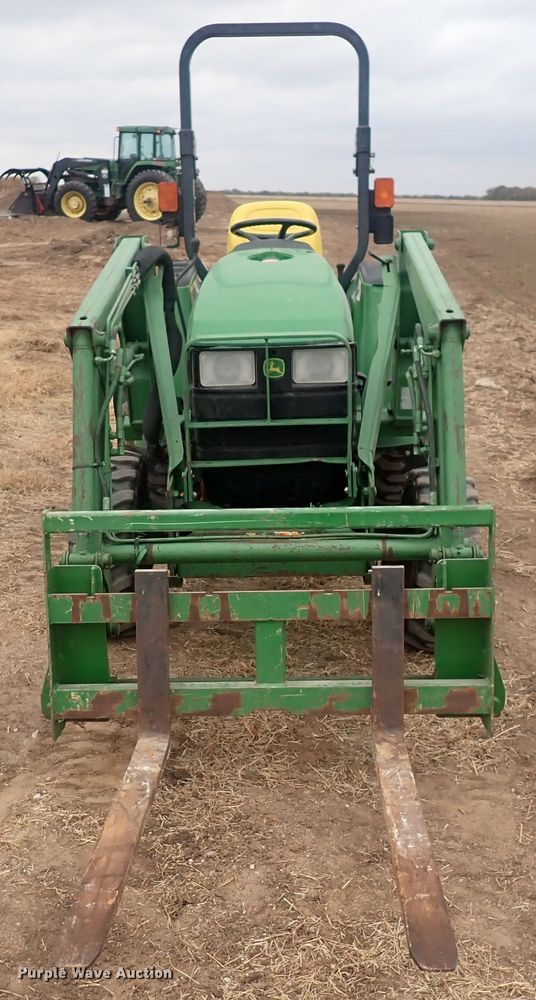 image for item DQ3116 2002 John Deere 4410  MFWD tractor