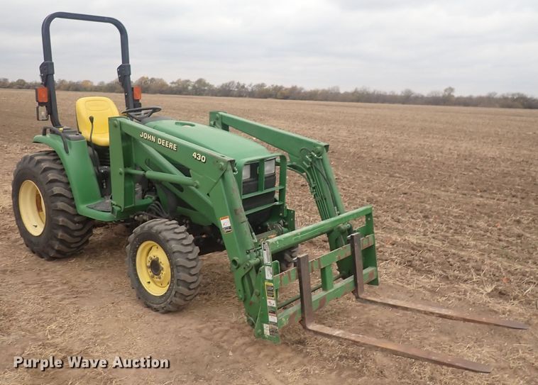 image for item DQ3116 2002 John Deere 4410  MFWD tractor