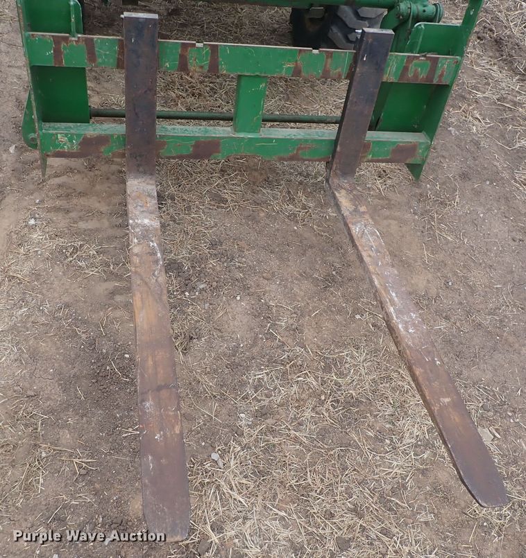 image for item DQ3116 2002 John Deere 4410  MFWD tractor