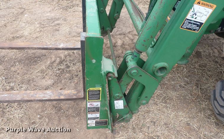 image for item DQ3116 2002 John Deere 4410  MFWD tractor