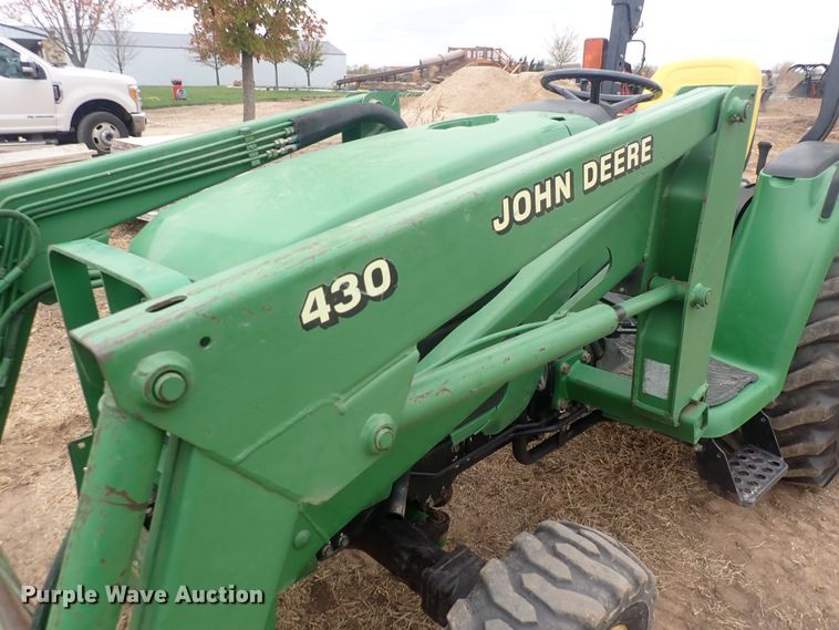 image for item DQ3116 2002 John Deere 4410  MFWD tractor