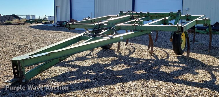 image for item DR5502 John Deere 1600  chisel