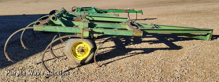 image for item DR5502 John Deere 1600  chisel