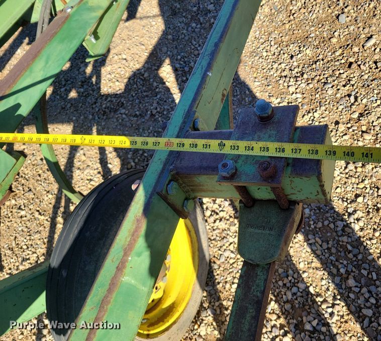 image for item DR5502 John Deere 1600  chisel