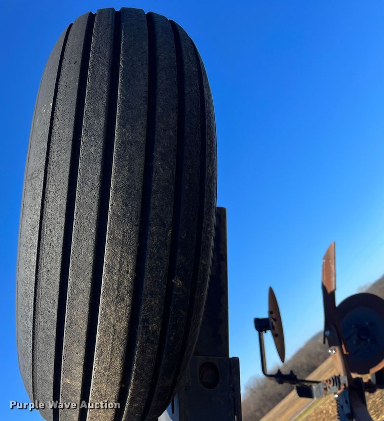 image for item DR7314 DMI Nutri-Placr 3250  NH3 applicator