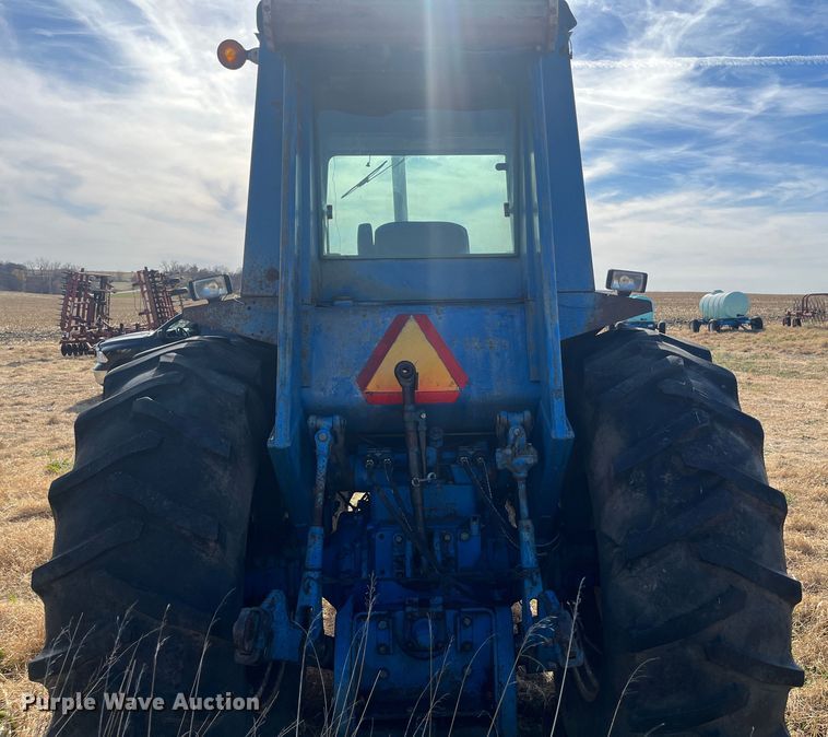 image for item DR7320 1975 Ford 9600  tractor