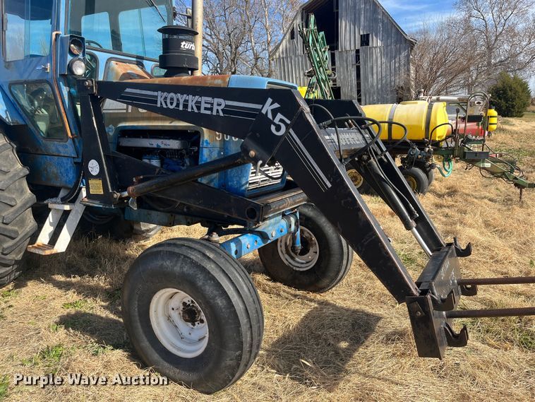 image for item DR7320 1975 Ford 9600  tractor