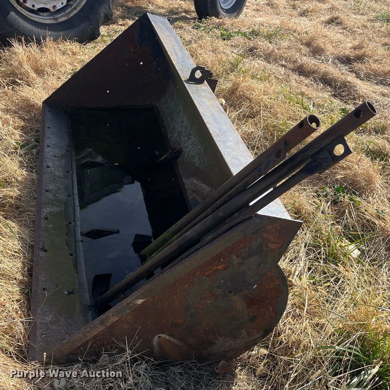 image for item DR7320 1975 Ford 9600  tractor