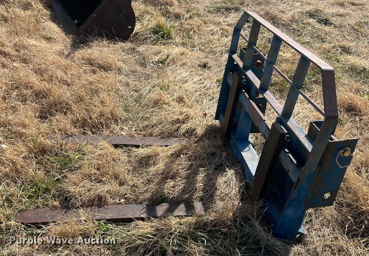 image for item DR7320 1975 Ford 9600  tractor