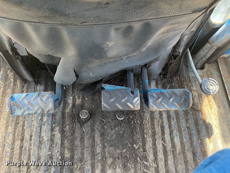 image for item DR7320 1975 Ford 9600  tractor