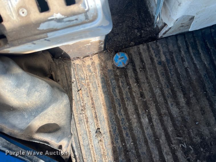 image for item DR7320 1975 Ford 9600  tractor