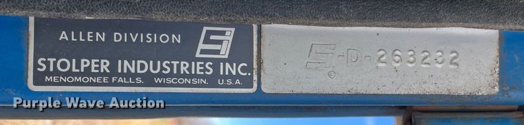 image for item DR7320 1975 Ford 9600  tractor