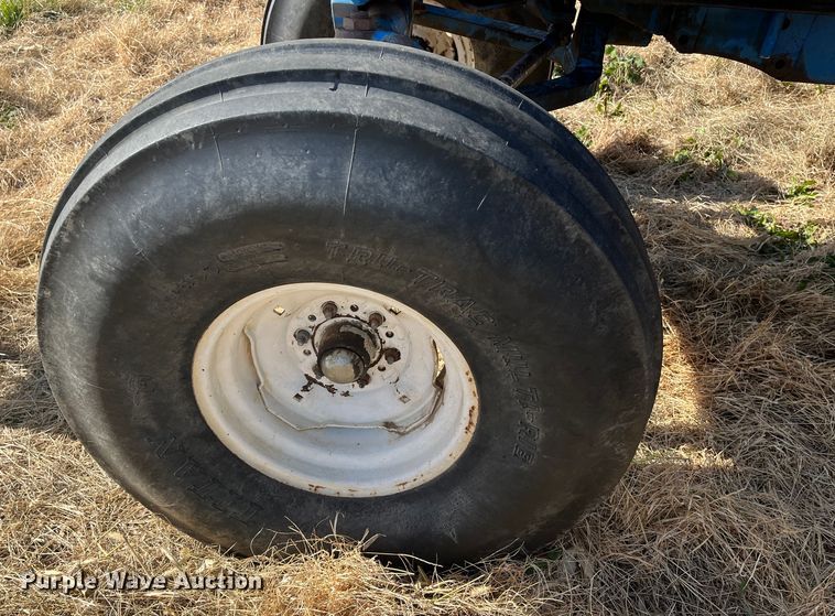 image for item DR7320 1975 Ford 9600  tractor