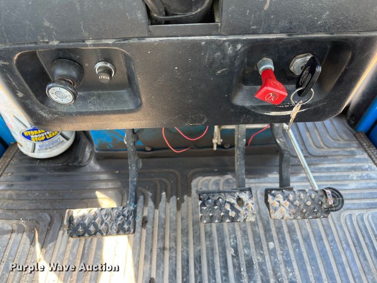 image for item DR7322 1991 Ford 8830  MFWD tractor