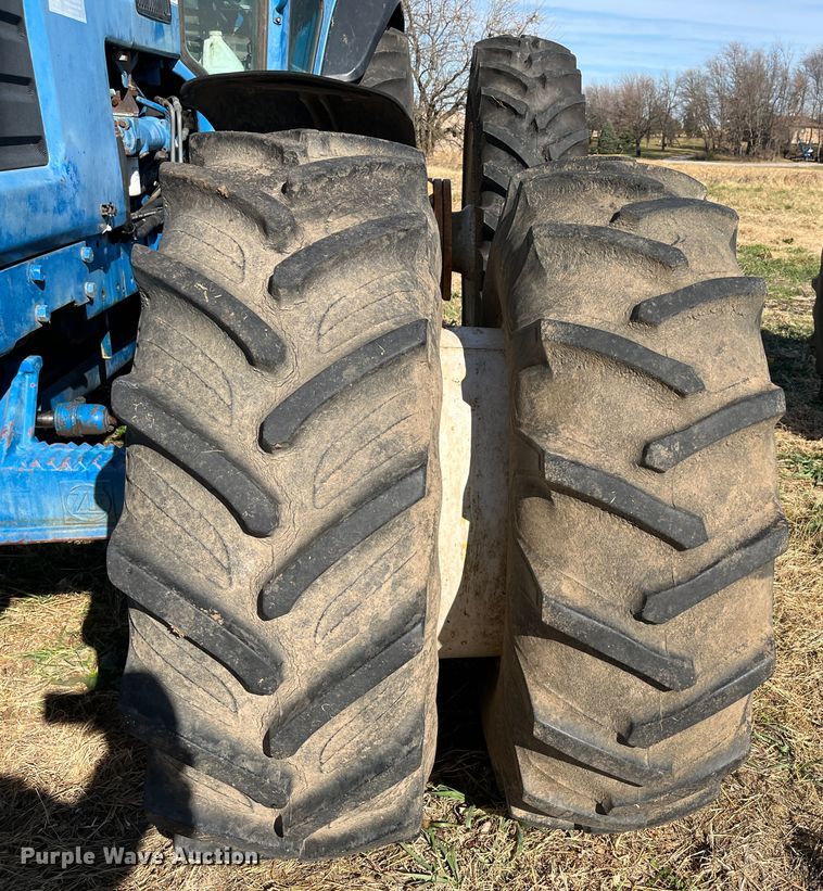 image for item DR7322 1991 Ford 8830  MFWD tractor