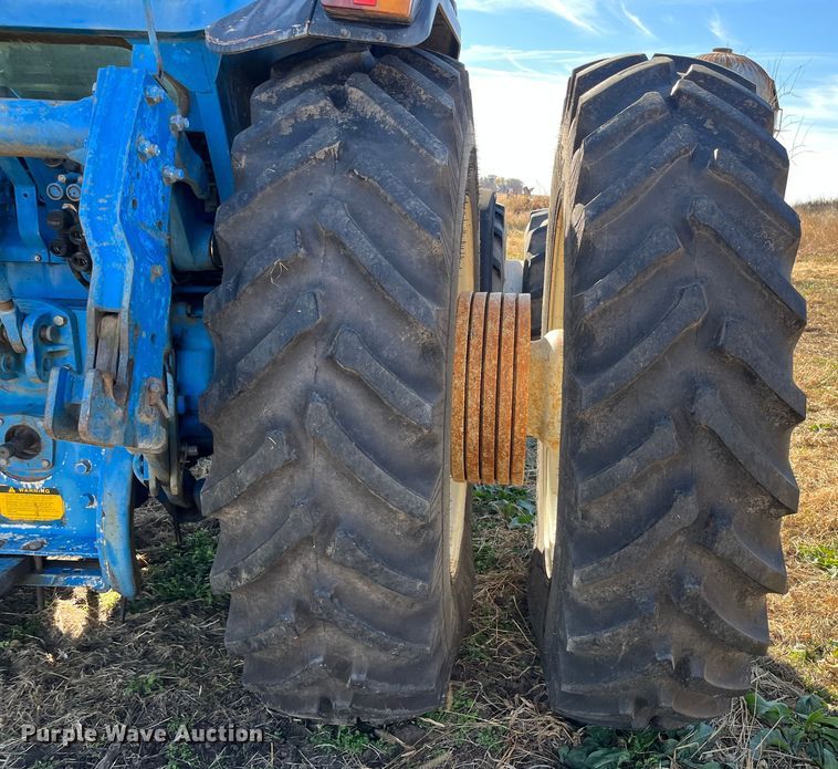 image for item DR7322 1991 Ford 8830  MFWD tractor