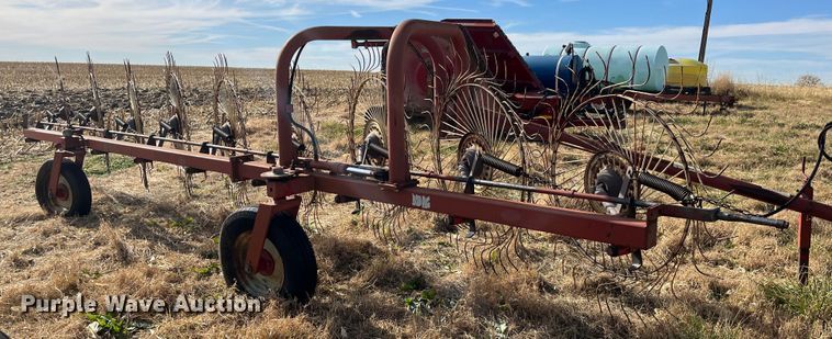 image for item DR7339 1992 Vicon H1050  hay rake