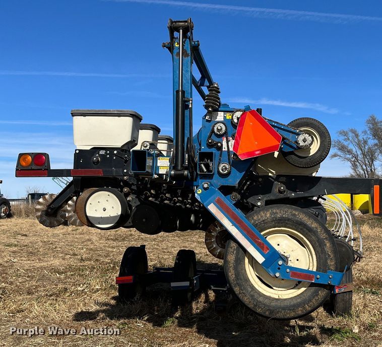 image for item DR7345 Kinze 3600  planter