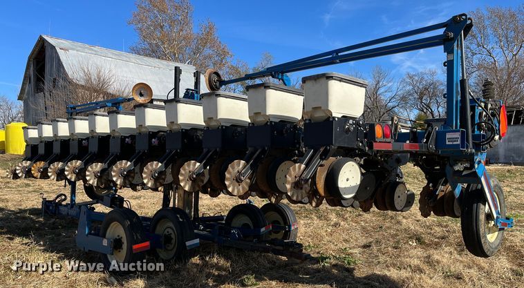 image for item DR7345 Kinze 3600  planter