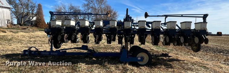 image for item DR7345 Kinze 3600  planter
